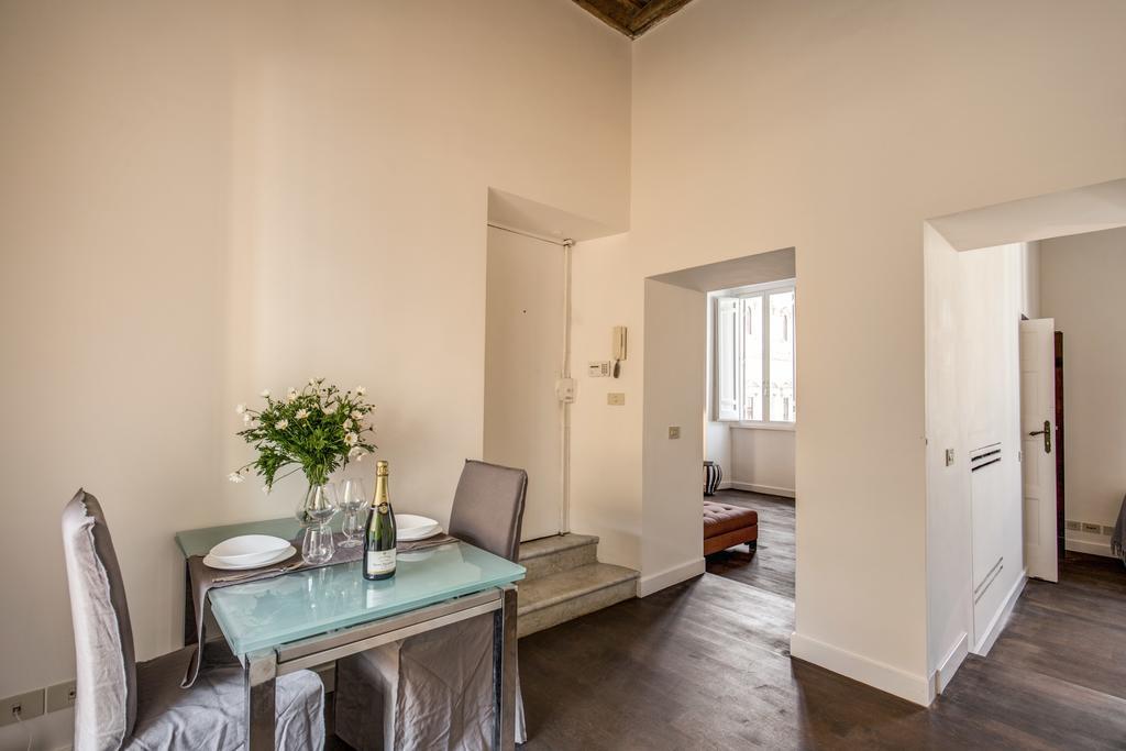Piazza Farnese Exclusive View 2 Bedroom En Suite Rome Bagian luar foto