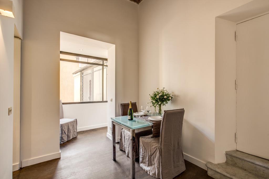 Piazza Farnese Exclusive View 2 Bedroom En Suite Rome Bagian luar foto