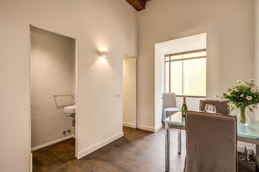 Piazza Farnese Exclusive View 2 Bedroom En Suite Rome Bagian luar foto