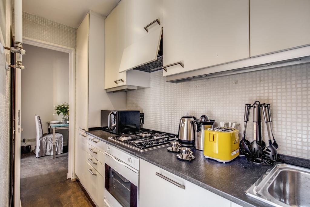 Piazza Farnese Exclusive View 2 Bedroom En Suite Rome Bagian luar foto