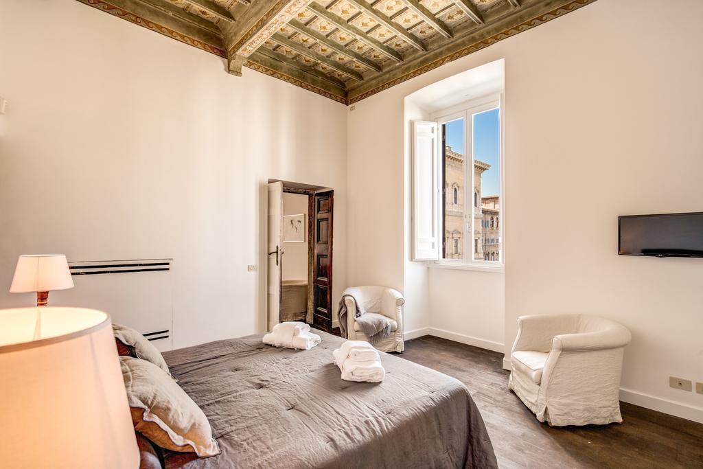 Piazza Farnese Exclusive View 2 Bedroom En Suite Rome Bagian luar foto